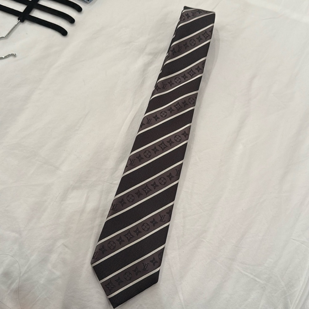 Men Louis Vuitton tie
